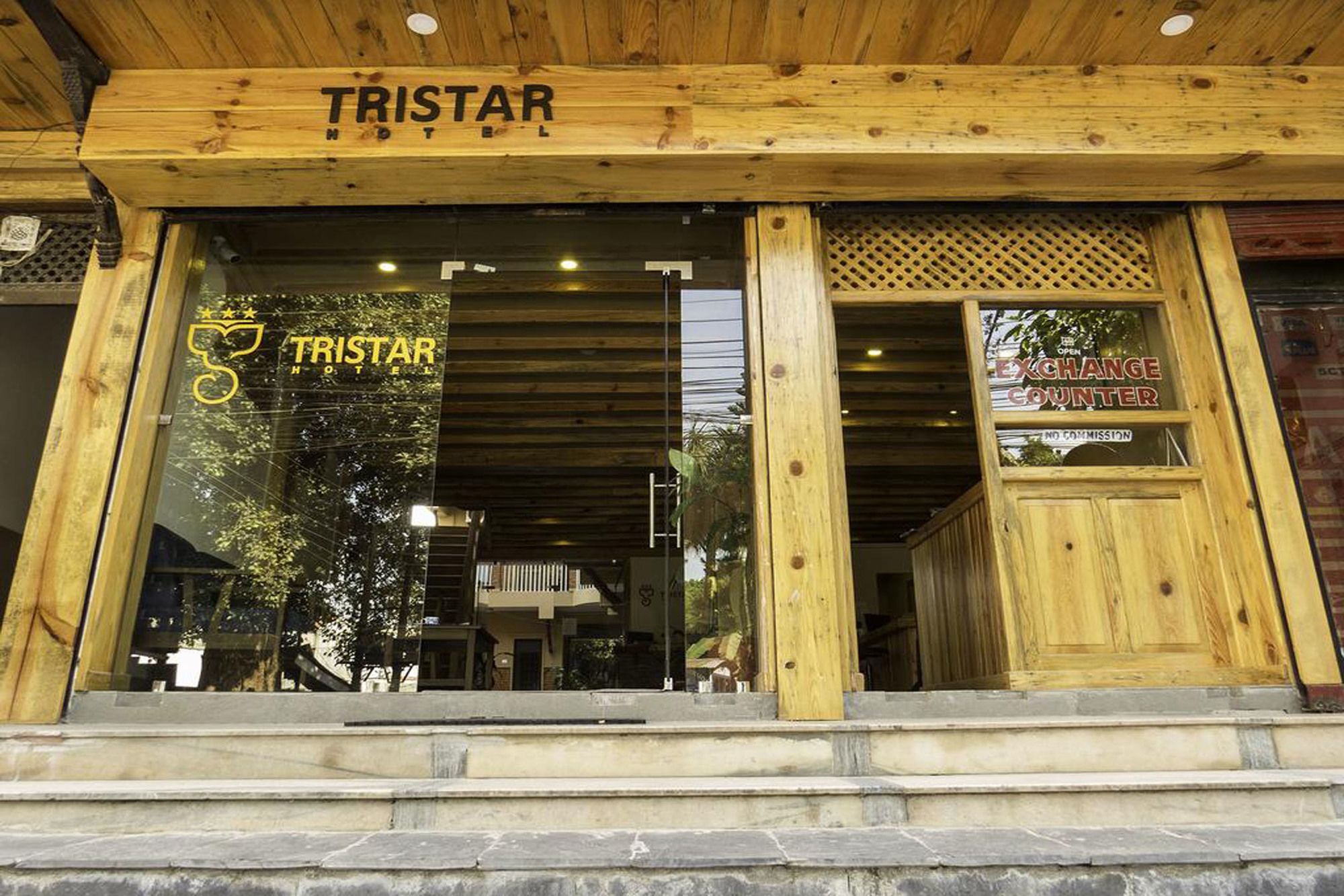 Tristar Hotel Pokhara Bagian luar foto